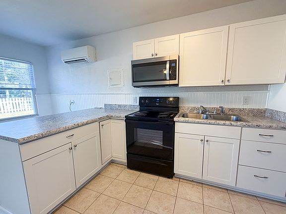 3rd image of 509 Palomar Dr APT 1