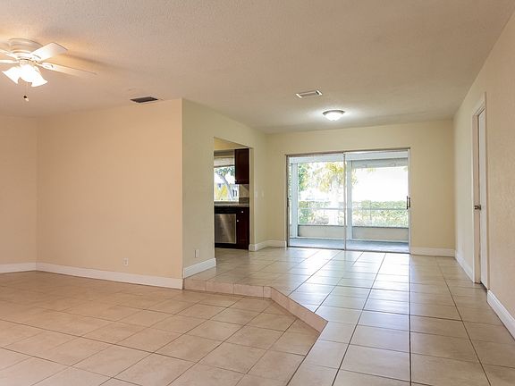 4th image of 859 Camellia Dr
