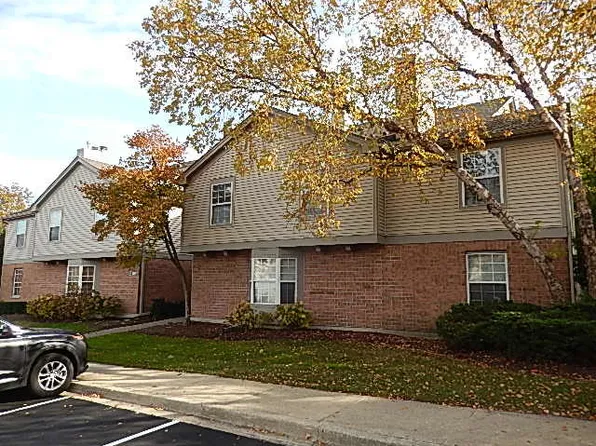 129 White Oak Ct APT 3, Schaumburg, IL 60195