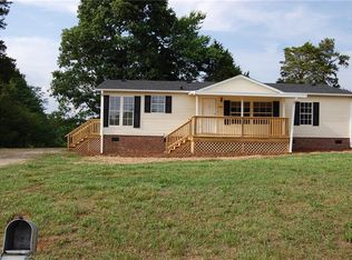 3380 Roy Farlow Rd, Sophia, NC 27350