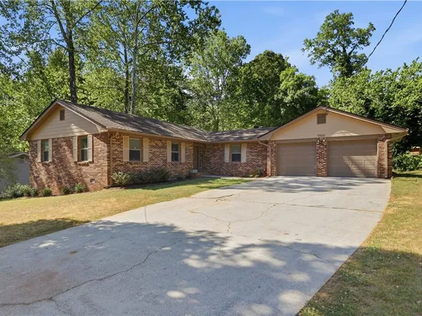 5569 Shadow Rock Dr, Lithonia, GA 30058