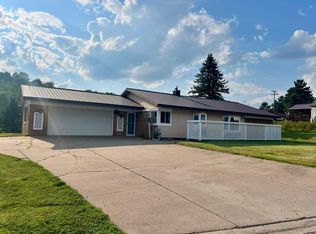 616 E 1st St, Caspian, MI 49915