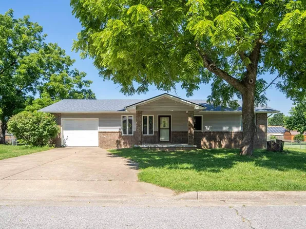 1003 Highland Drive, Aurora, MO 65605