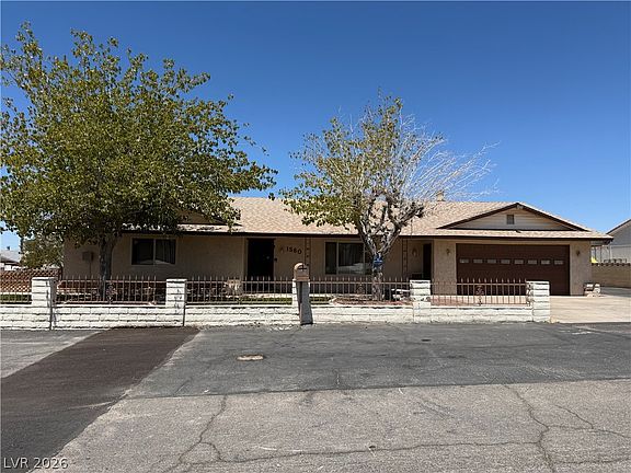 2nd image of 1560 Rocking Horse Dr