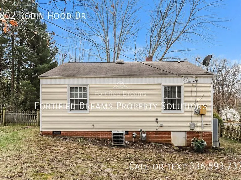 2802 Robin Hood Dr — Photo 14