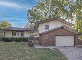 706 NW 11th St, Blue Springs, MO 64015