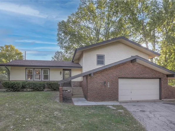 706 NW 11th St, Blue Springs, MO 64015