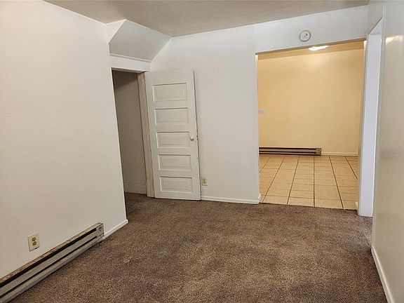 3rd image of 544 N Douglas St