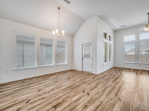 3rd image of 16309 Garden Dr