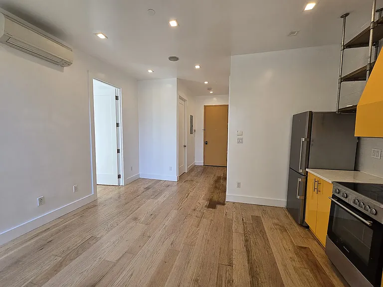 127 Troutman St #2B — Photo 5