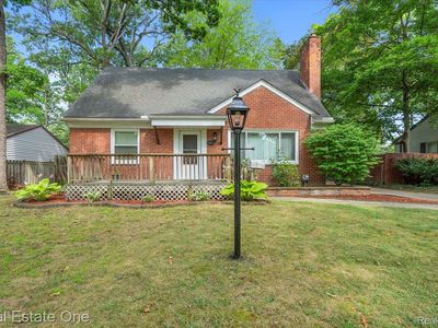 23490 Meadowlark St, Oak Park, MI, 48237