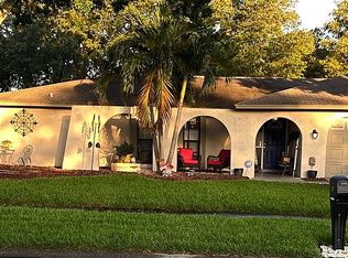 491 Fernshire Dr, Palm Harbor, FL 34683