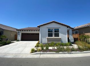 2060 White Oak Dr, Hollister, CA 95023