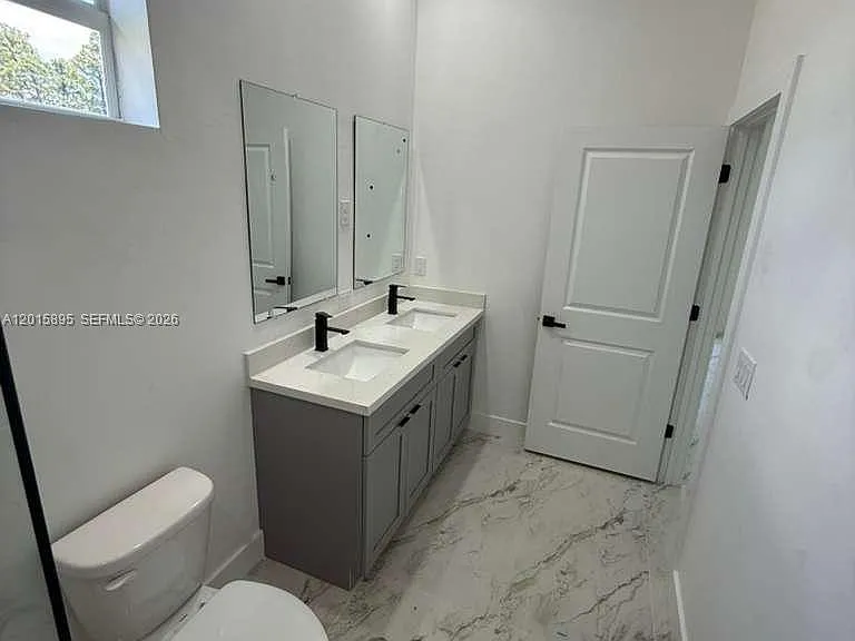 908 Winters St E — Photo 10