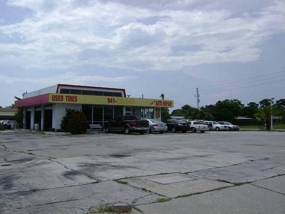 1st image of 210 S Indiana Ave