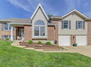 413 Whitree Ln, Chesterfield, MO 63017