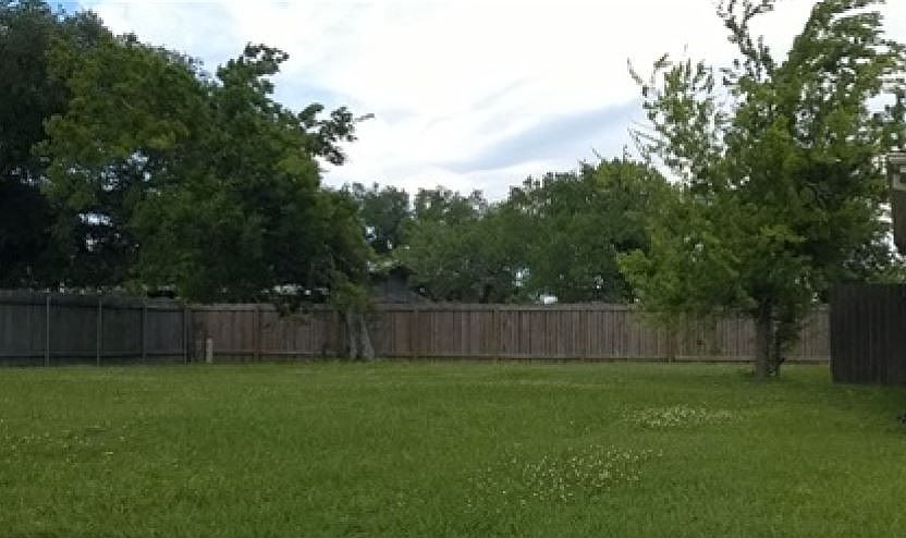 1st image of 7921 Pebble Dr