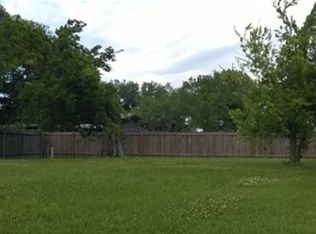 7921 Pebble Dr, New Orleans, LA 70128