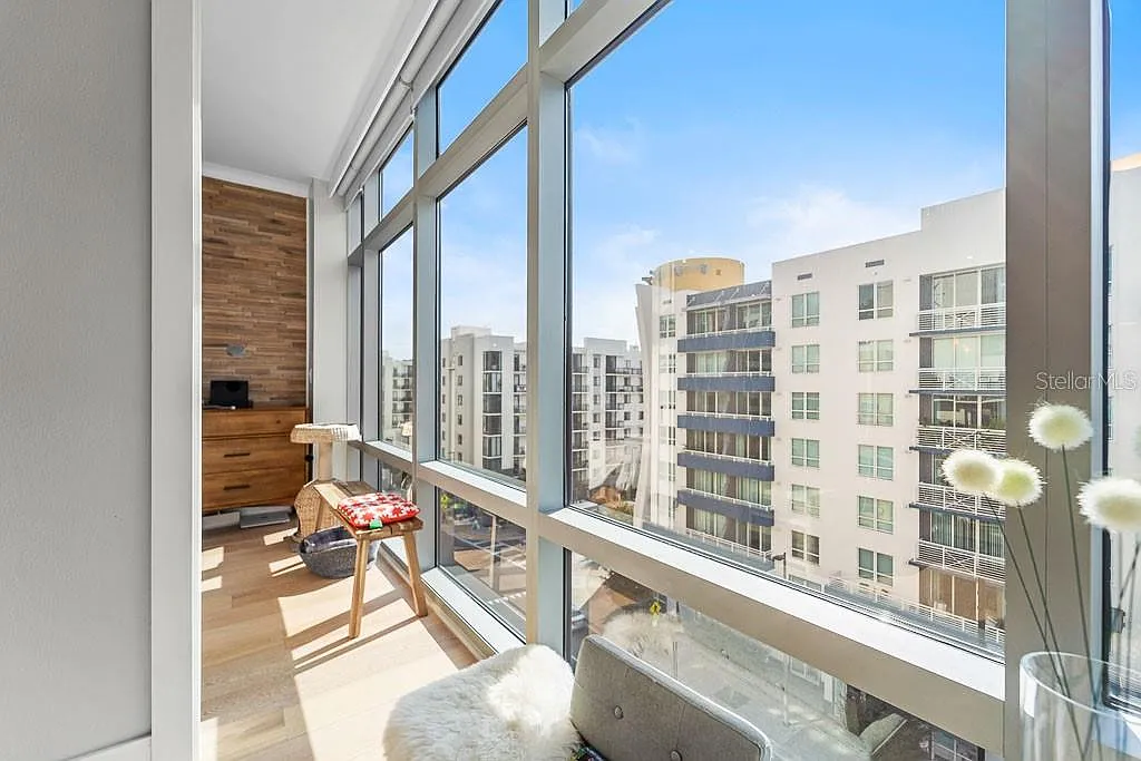 1 bed, 1.0 bath, 840 sqft, $2,699 — Photo 2