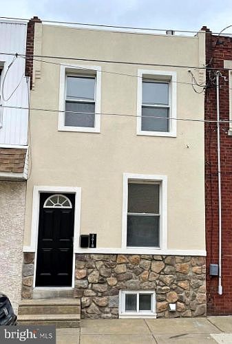 1st image of 2618 E Clementine St