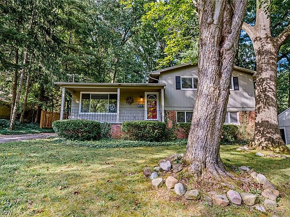 3rd image of 645 Mentor Rd