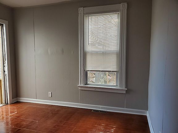 2nd image of 229 Davenport Ave