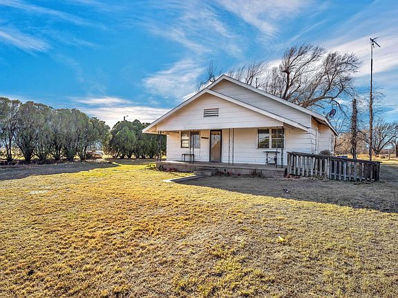4th image of 33218 N County Road 1970