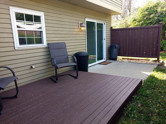 3rd image of 10 Woodsview Ln