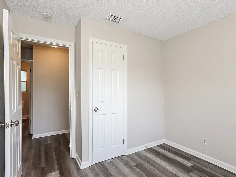 5528 Vernon Rd — Photo 16