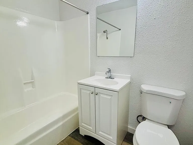 Cedar Crest Apartments — Photo 6