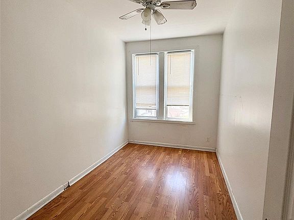 3rd image of 967 McLean Ave #2A