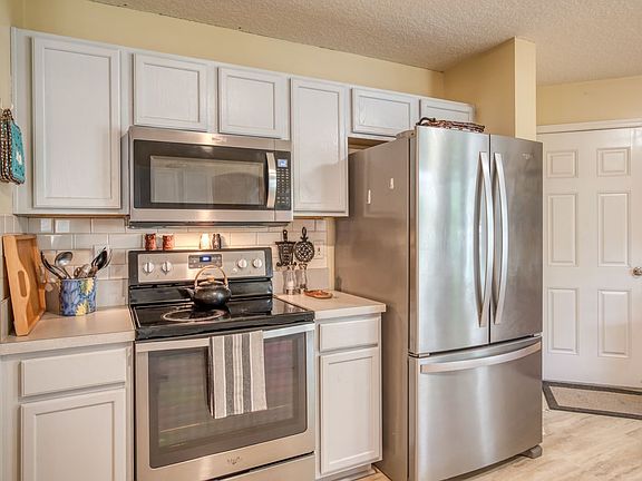 5th image of 2057 W Lymington Way
