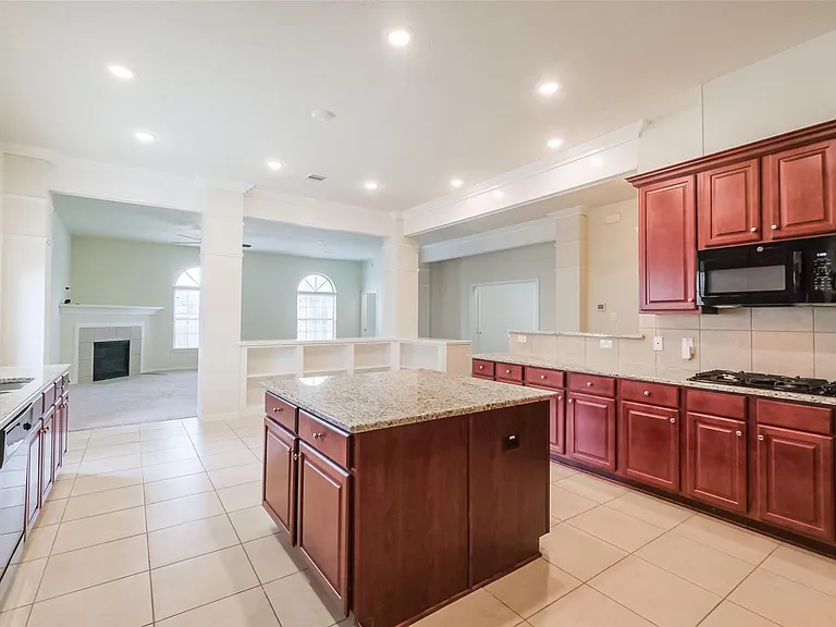 6811 Gonzales Point — Photo 17