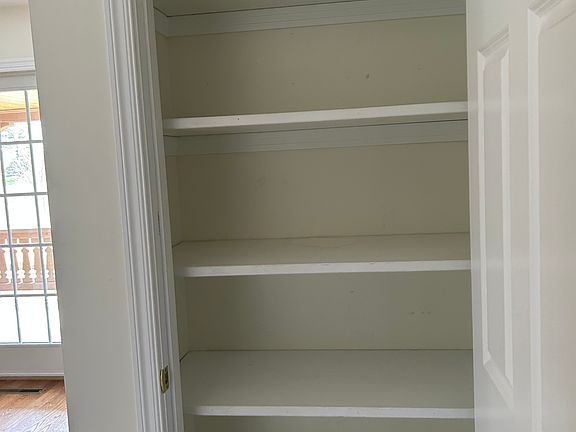 5th image of 3101 Locust Ave #1