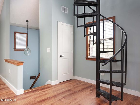 5th image of 605 Begonia Court