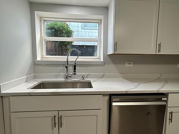3rd image of 5634 W Berenice Ave #Basement