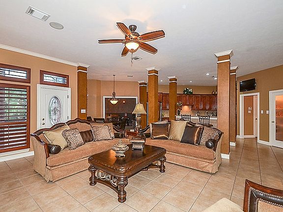 4th image of 1719 Lake Charlotte Ln