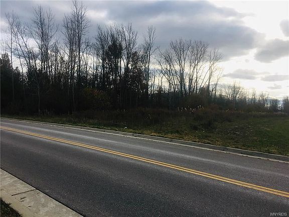 5th image of 975 Meadow Dr