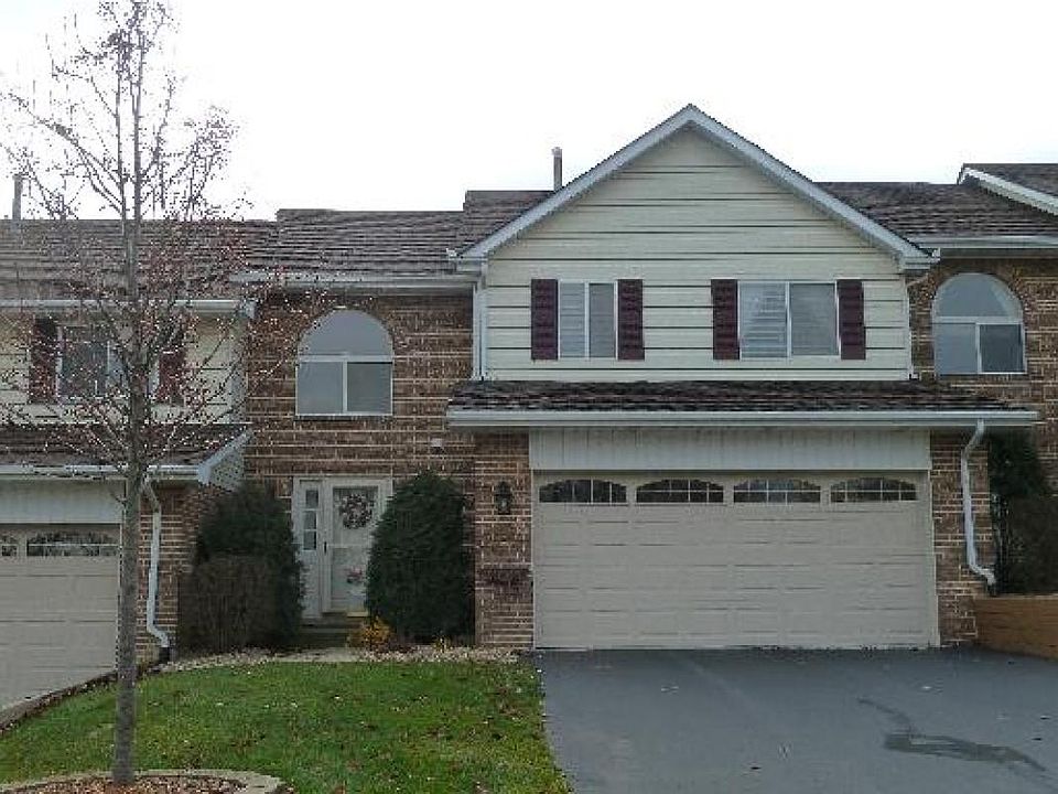 1st image of 23W463 Spyglass Ct