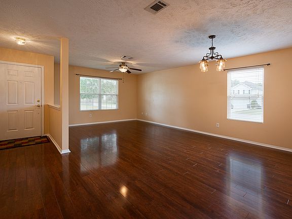 5th image of 101 Goodrich Ct