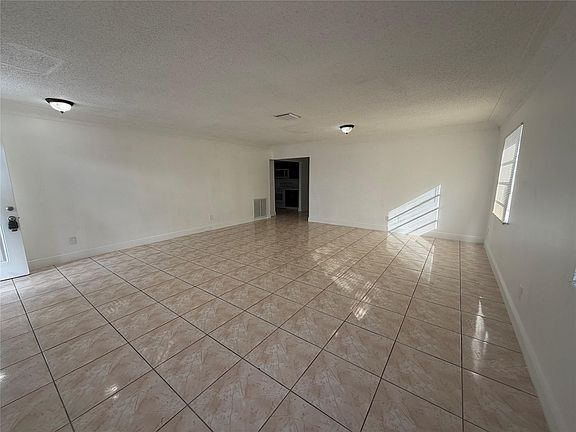 4th image of 230 NW 8th Avenue