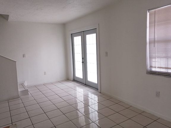 3rd image of 610 SW 114th Ave APT 2