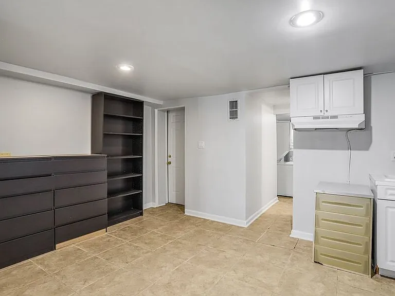 306 R St NW — Photo 28
