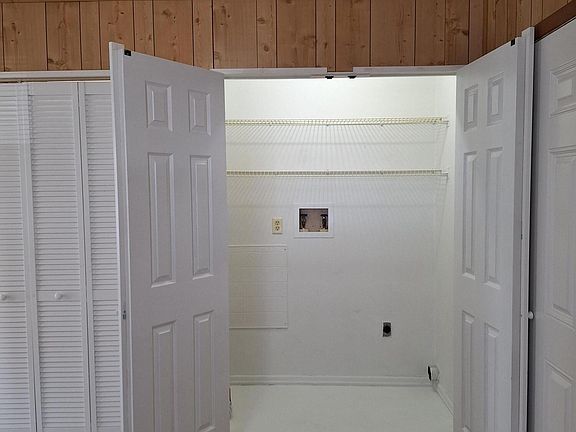 4th image of 246 Jepson St APT B