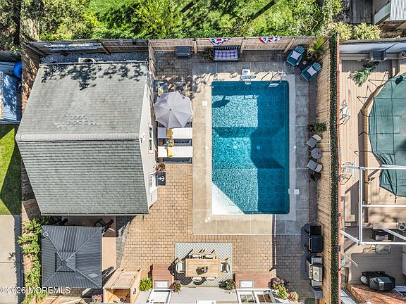 5th image of 634 Delaware Avenue