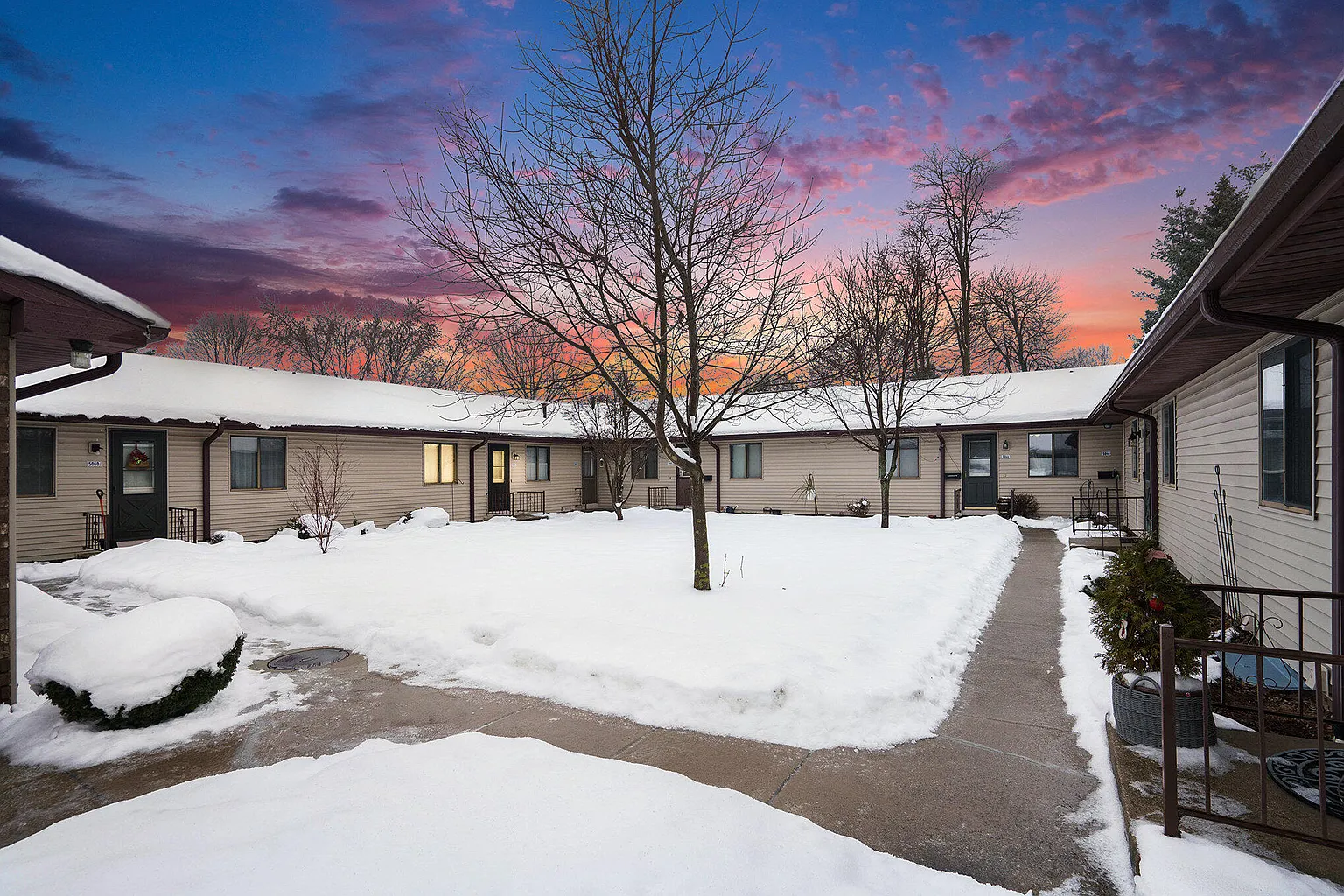 5056 Green Meadow Rd photo 1