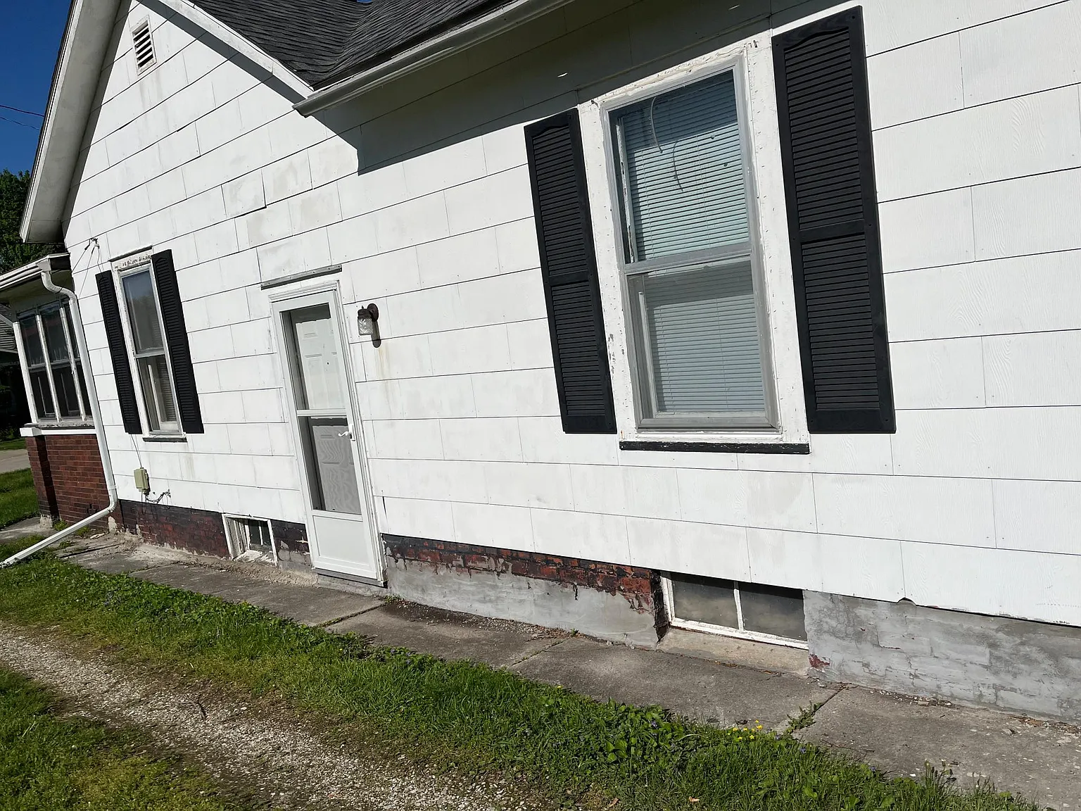 E 3rd St, Galesburg — Photo 2