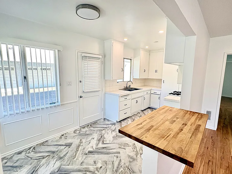 1800 Calafia St #B — Photo 7