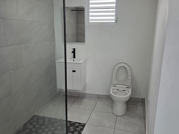 4th image of 1616 Avenue Ponce De Gln #1B