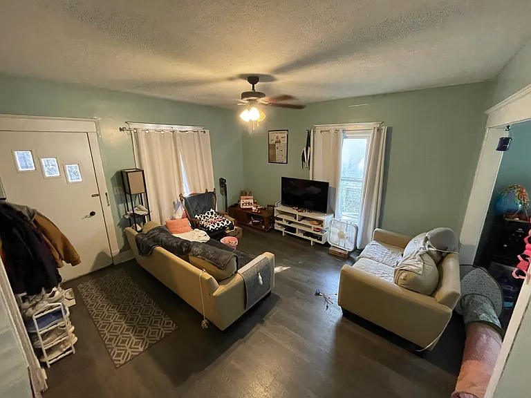 2235 Holdrege St — Photo 4